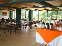 Hotel San Fernando Real