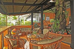 Altura Hotel