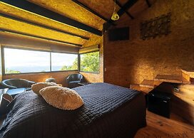 Altura Hotel