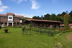 Altura Hotel