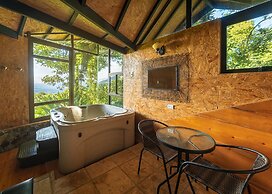 Altura Hotel
