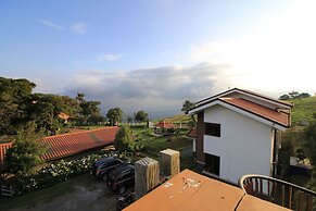 Altura Hotel