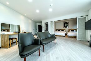 Nine Boutique Hotel