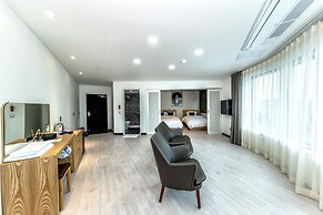 Nine Boutique Hotel