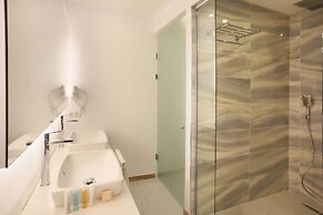 Nur Beach Hotel