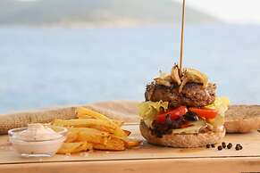 Nur Beach Hotel