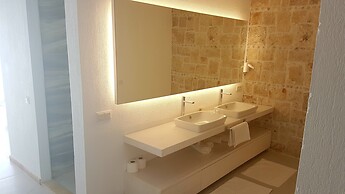 Nur Beach Hotel