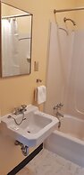 MacIver's Motel & Campground