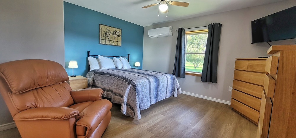 MacIver's Motel & Campground