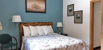 MacIver's Motel & Campground