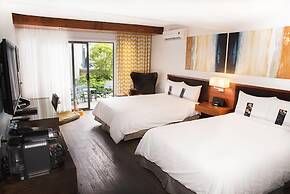 Qualicum Beach Inn