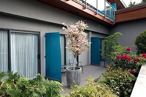 Qualicum Beach Inn