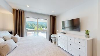 Le Chamois by Whistler Premier