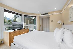 Le Chamois by Whistler Premier