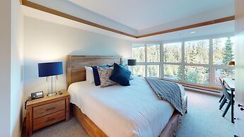Le Chamois by Whistler Premier