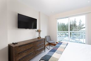 Le Chamois by Whistler Premier