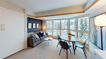 Le Chamois by Whistler Premier