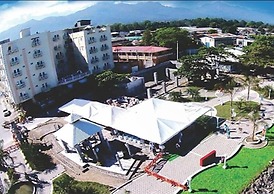 Art-Deco Beach Hotel