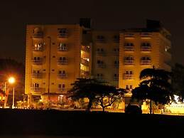 Art-Deco Beach Hotel