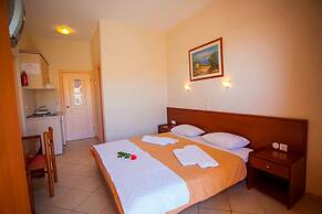 Hotel Loukas Vrachos