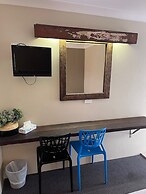 The Mullum Motel