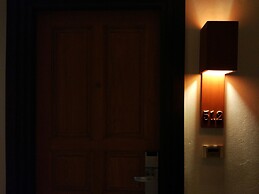 FRESH INN HOTEL
