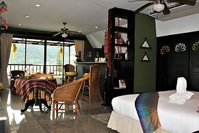 Kelly’s Residency