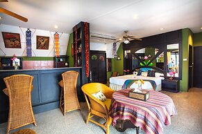 Kelly’s Residency