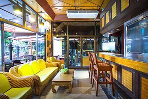 Kelly’s Residency