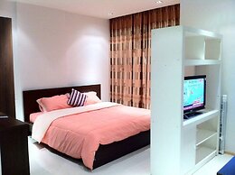 Thanyalak at The Gallery Condominium