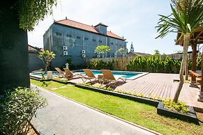 Sri Kandi Inn