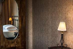 Polys Guest House