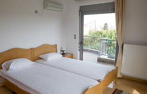 IonionStar Hotel