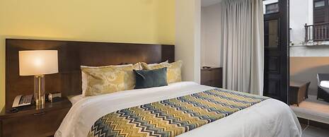 Decanter Hotel
