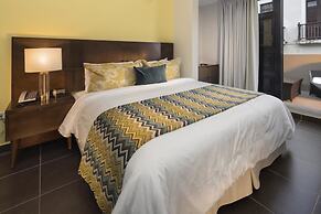 Decanter Hotel