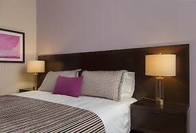 Decanter Hotel