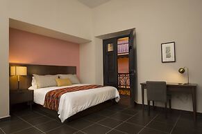 Decanter Hotel