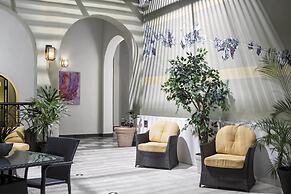 Decanter Hotel