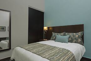 Decanter Hotel