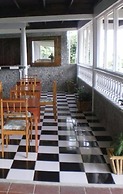 Symes Zee Villa