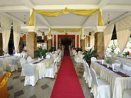Royal Reward Resort