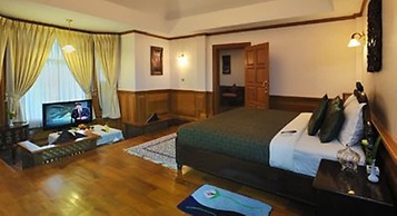 Royal Reward Resort