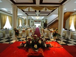 Royal Reward Resort