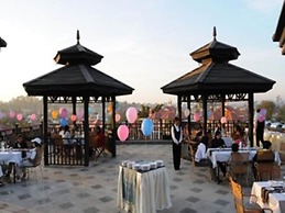 Royal Reward Resort