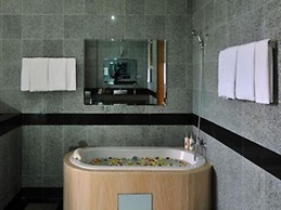 Royal Reward Resort