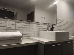 Glenelg Gateway Apartments