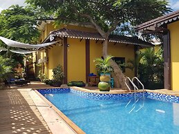 Thanakha Inle Hotel