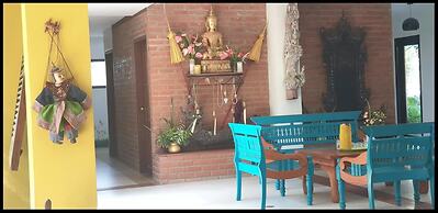 Thanakha Inle Hotel