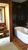 Thanakha Inle Hotel