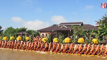 Thanakha Inle Hotel